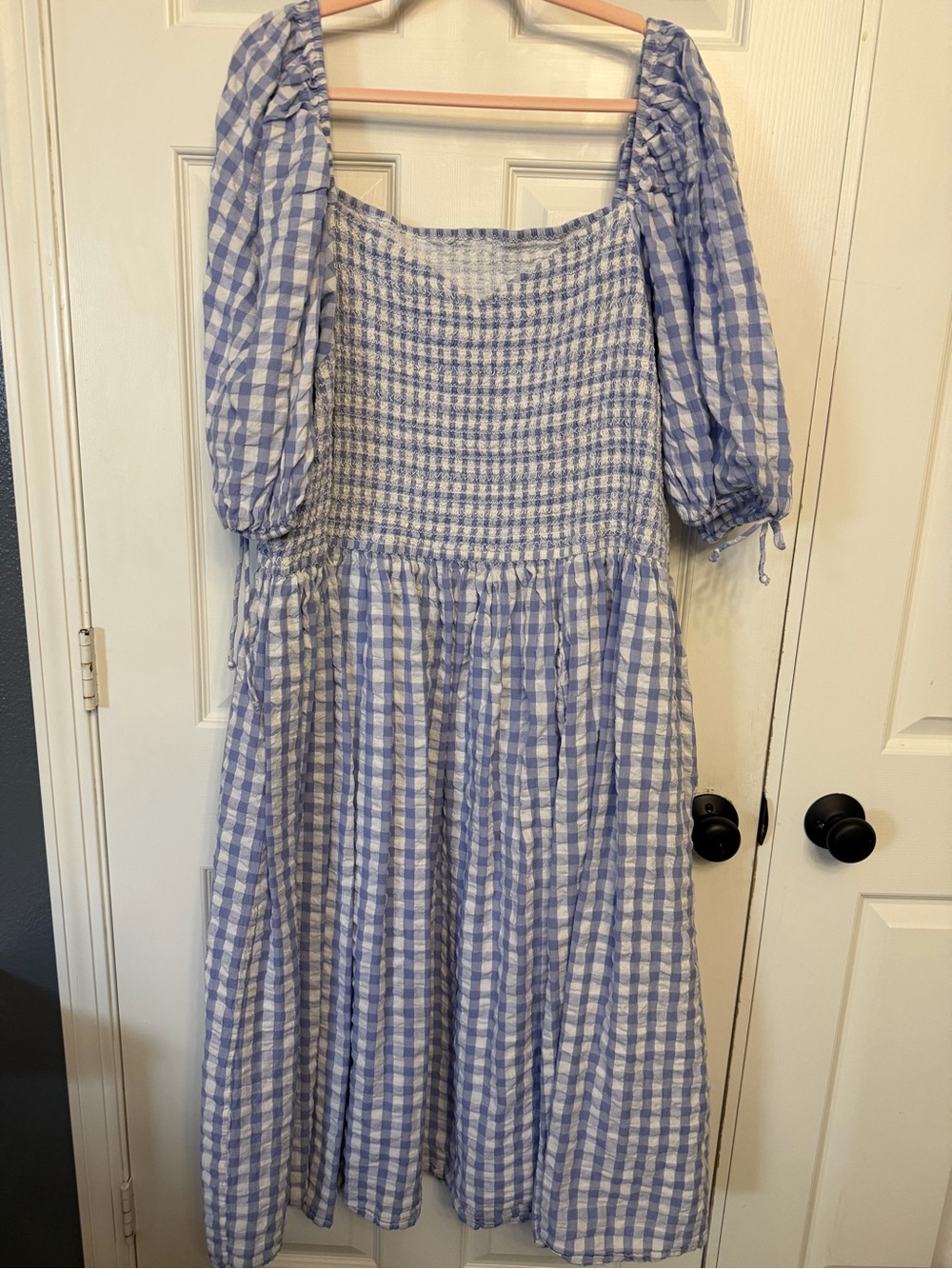 Ivy City Women’s Lavender and White Gingham Puff-Sleeve Dress